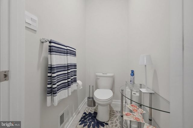 2 CHARLES DR, Gettysburg, PA 17325