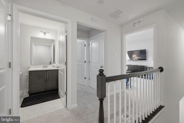 2 CHARLES DR, Gettysburg, PA 17325