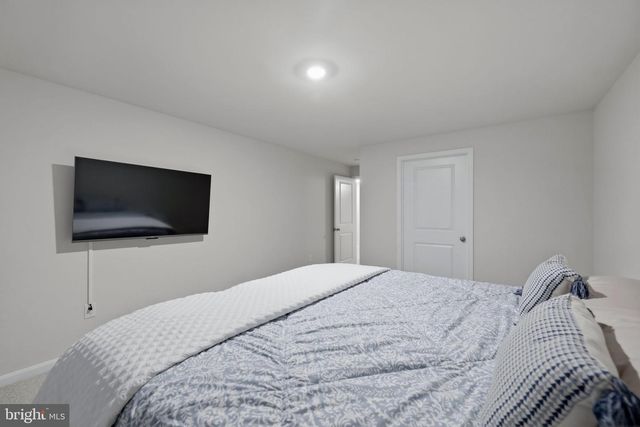 2 CHARLES DR, Gettysburg, PA 17325