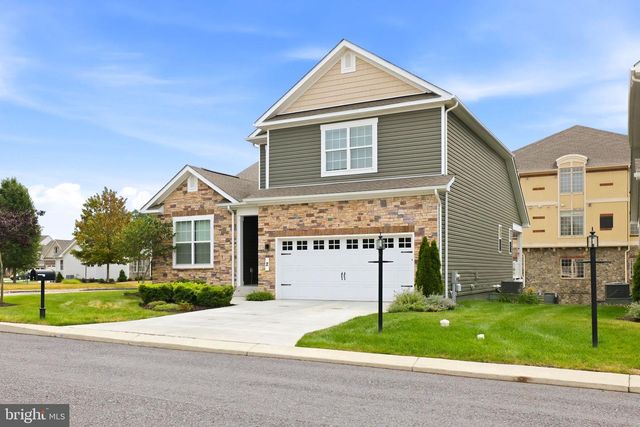 2 CHARLES DR, Gettysburg, PA 17325