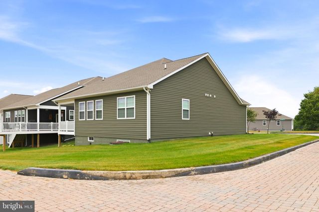 2 CHARLES DR, Gettysburg, PA 17325