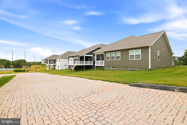 2 CHARLES DR, Gettysburg, PA 17325