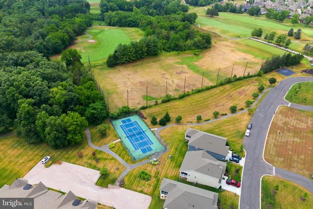 2 CHARLES DR, Gettysburg, PA 17325