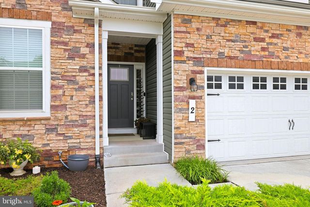 2 CHARLES DR, Gettysburg, PA 17325