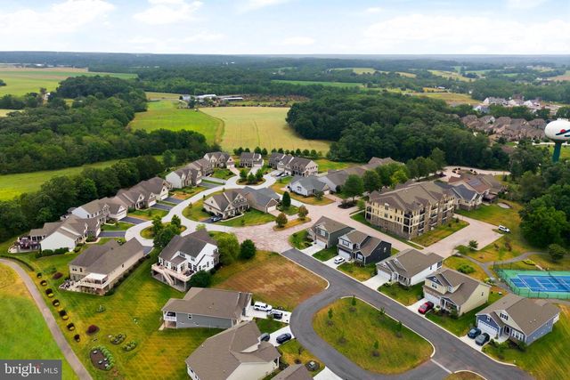 2 CHARLES DR, Gettysburg, PA 17325