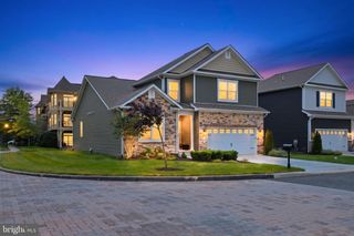 2 CHARLES DR, Gettysburg, PA 17325