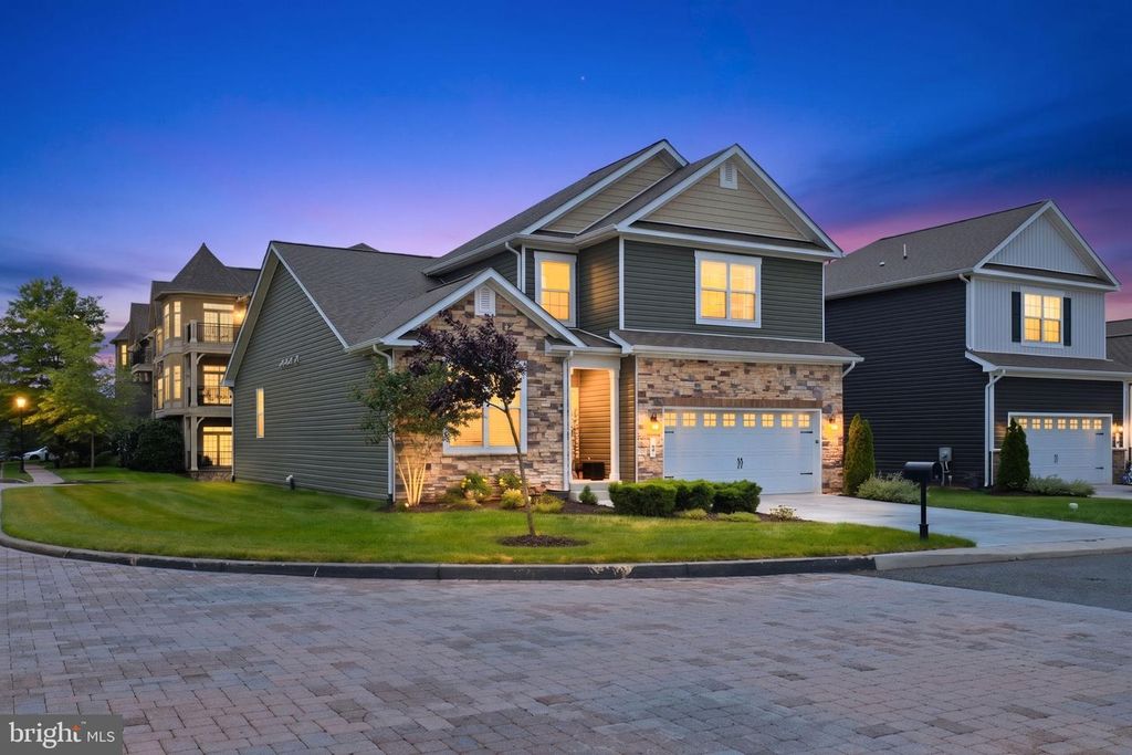 2 CHARLES DR, Gettysburg, PA 17325
