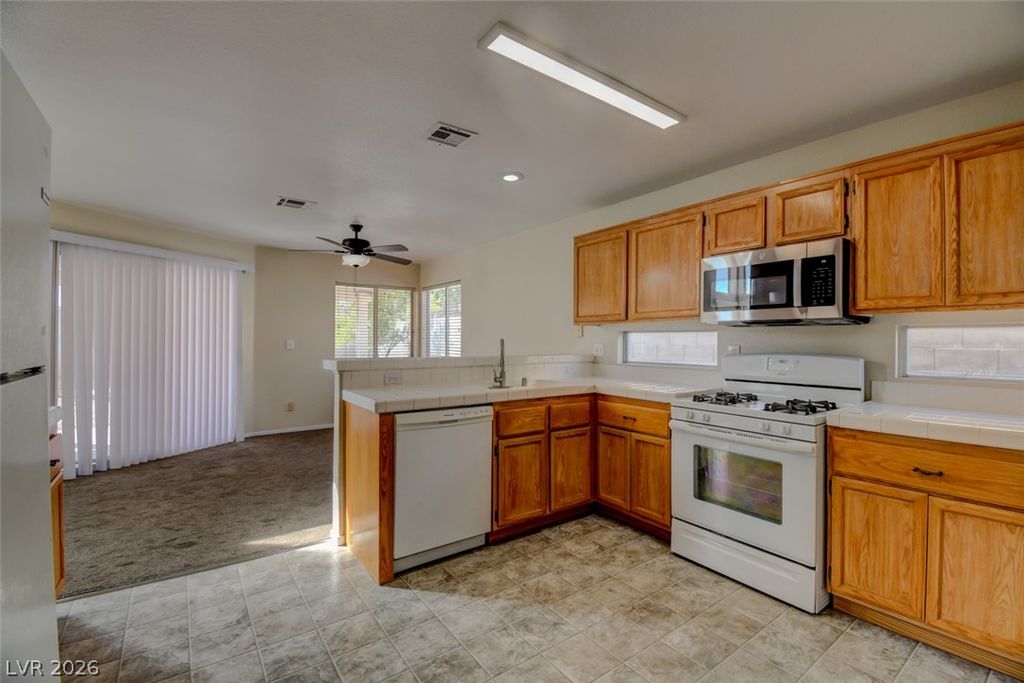 8021 Tulum Court, Las Vegas, NV 89145 — photo 5