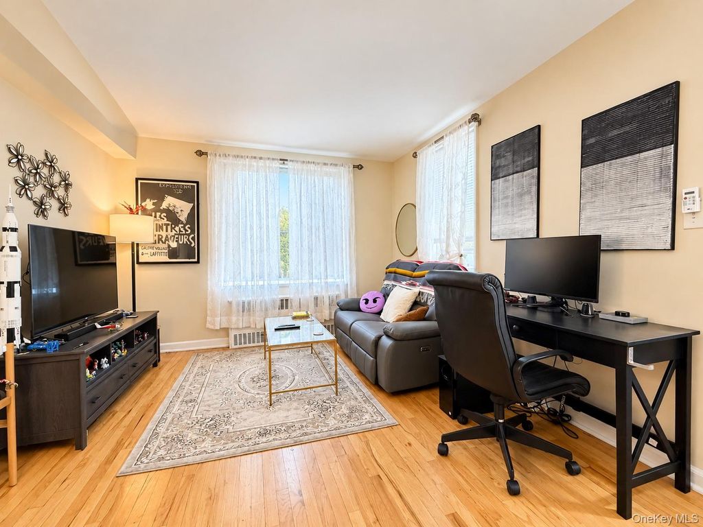 143-25 84th Drive 1L, Jamaica, NY 11435 — photo 5