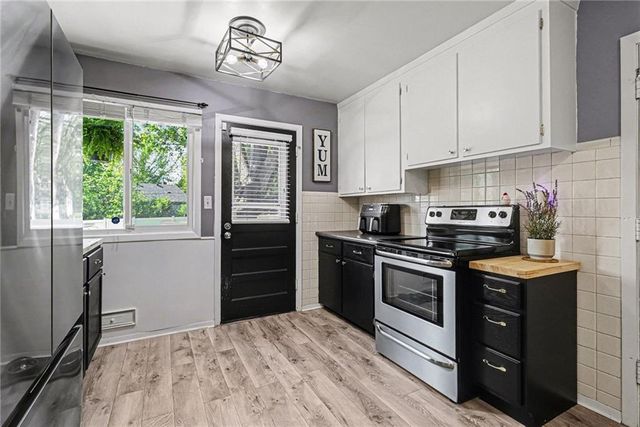 7207 W 71st Terrace, Overland Park, KS 66204