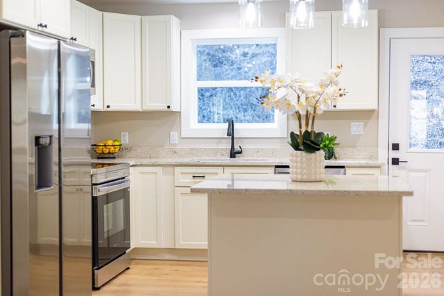 328 Bowditch Street 2B, Burnsville, NC 28714