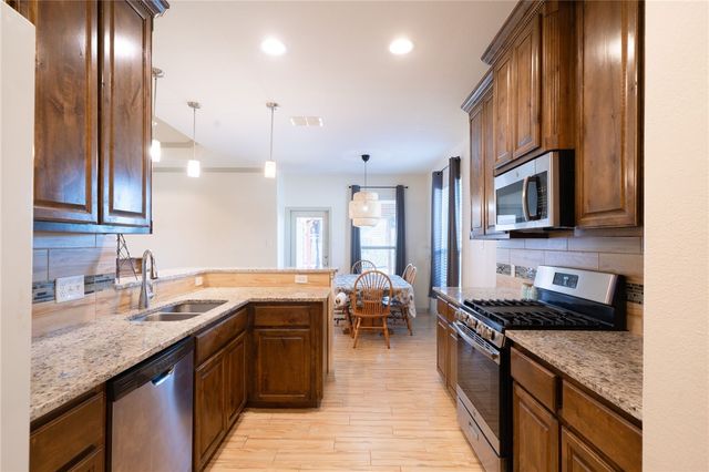 7521 Diamond Dr, Corpus Christi, TX 78414