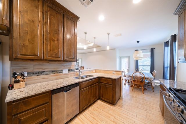 7521 Diamond Dr, Corpus Christi, TX 78414