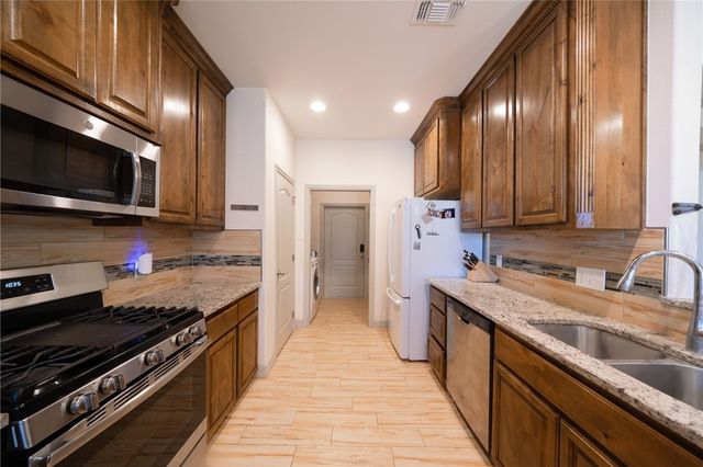 7521 Diamond Dr, Corpus Christi, TX 78414