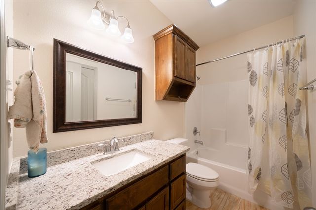 7521 Diamond Dr, Corpus Christi, TX 78414