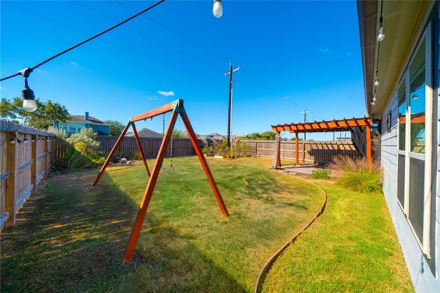 7521 Diamond Dr, Corpus Christi, TX 78414