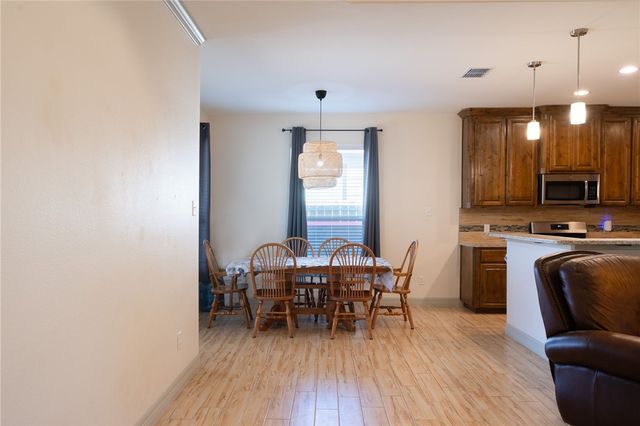 7521 Diamond Dr, Corpus Christi, TX 78414