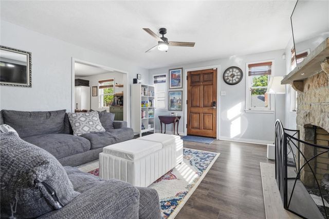 627 Greenlee Rd, Whitehall, PA 15227
