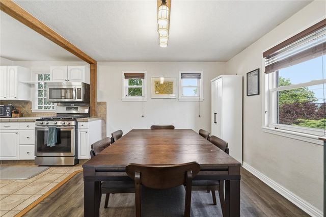 627 Greenlee Rd, Whitehall, PA 15227