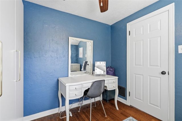627 Greenlee Rd, Whitehall, PA 15227
