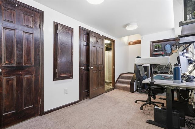 627 Greenlee Rd, Whitehall, PA 15227