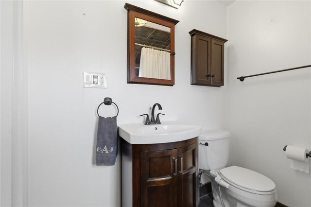 627 Greenlee Rd, Whitehall, PA 15227