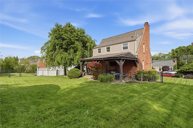 627 Greenlee Rd, Whitehall, PA 15227