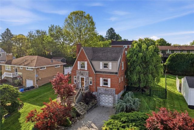 627 Greenlee Rd, Whitehall, PA 15227