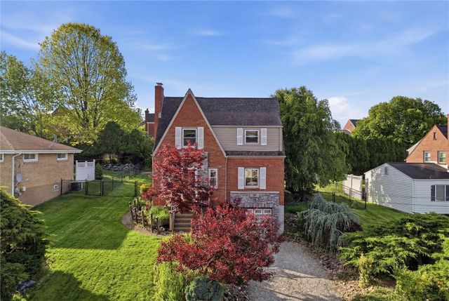 627 Greenlee Rd, Whitehall, PA 15227