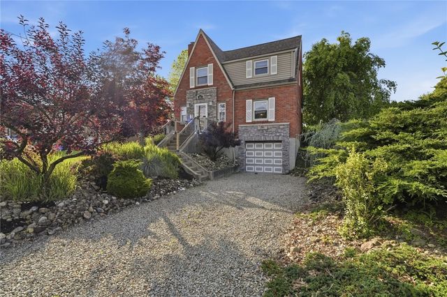 627 Greenlee Rd, Whitehall, PA 15227