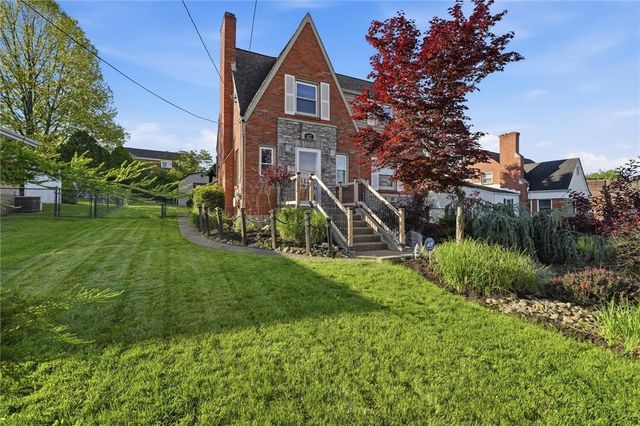 627 Greenlee Rd, Whitehall, PA 15227