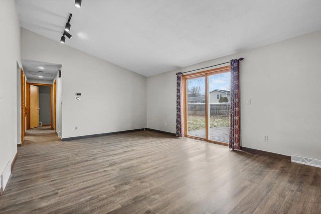 1241 BRIARWOOD DRIVE, Menasha, WI 54952