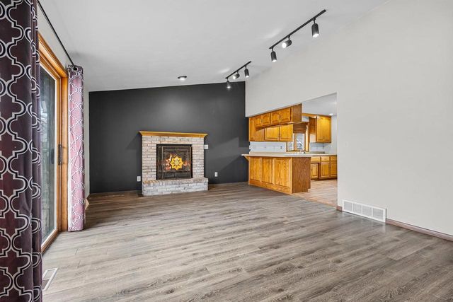 1241 BRIARWOOD DRIVE, Menasha, WI 54952