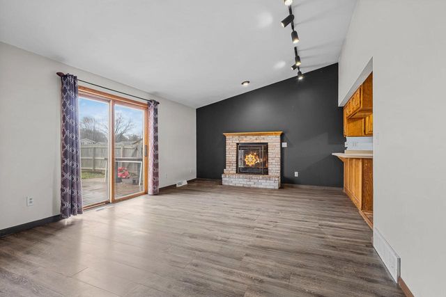 1241 BRIARWOOD DRIVE, Menasha, WI 54952