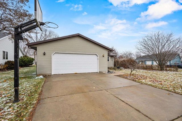 1241 BRIARWOOD DRIVE, Menasha, WI 54952