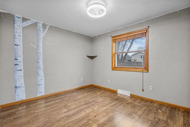 1241 BRIARWOOD DRIVE, Menasha, WI 54952