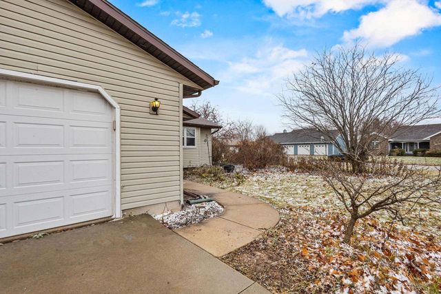 1241 BRIARWOOD DRIVE, Menasha, WI 54952