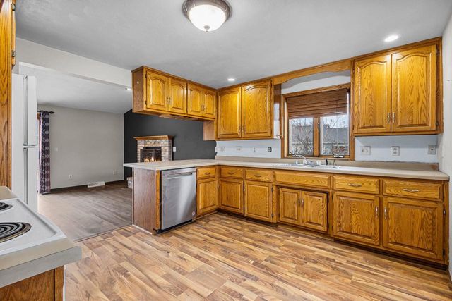 1241 BRIARWOOD DRIVE, Menasha, WI 54952