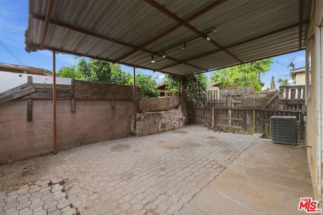 2650 E Dominguez Street, Long Beach, CA 90810