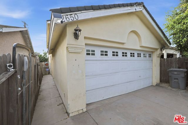 2650 E Dominguez Street, Long Beach, CA 90810