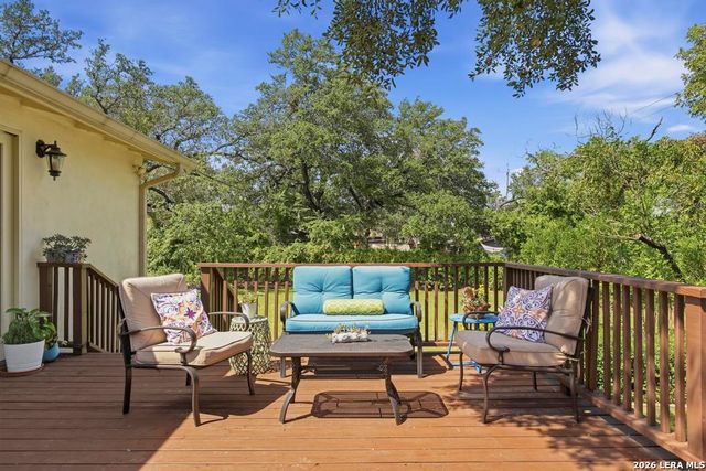 231 Oakleaf Dr, San Antonio, TX 78209