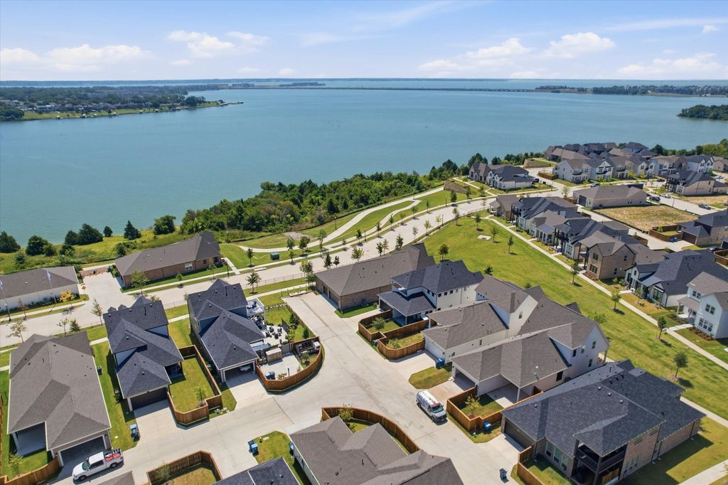 2516 Ballaster Mews, Rowlett, TX 75088