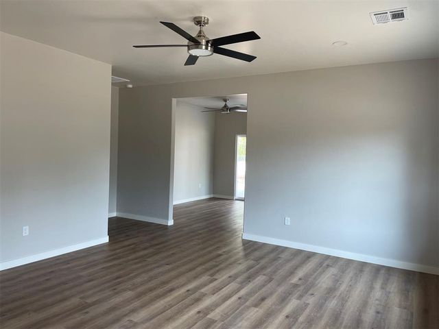 202 W Rosa Street, Shawnee, OK 74804