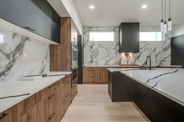 6301 Tiffany Oaks Lane, Arlington, TX 76016