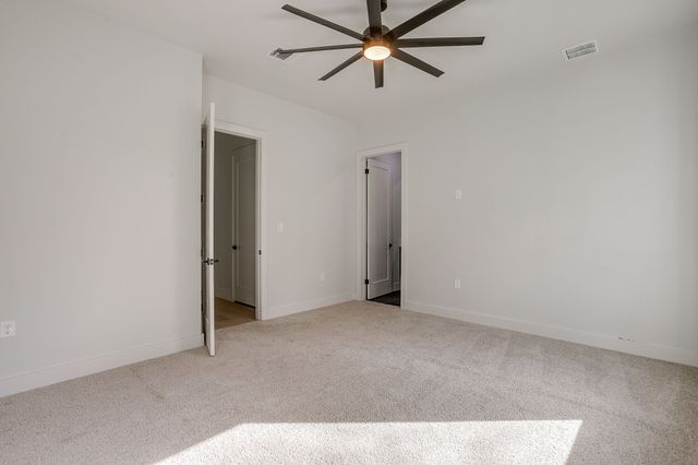 6301 Tiffany Oaks Lane, Arlington, TX 76016