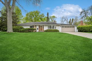 1112 Whitfield Road, Northbrook, IL 60062