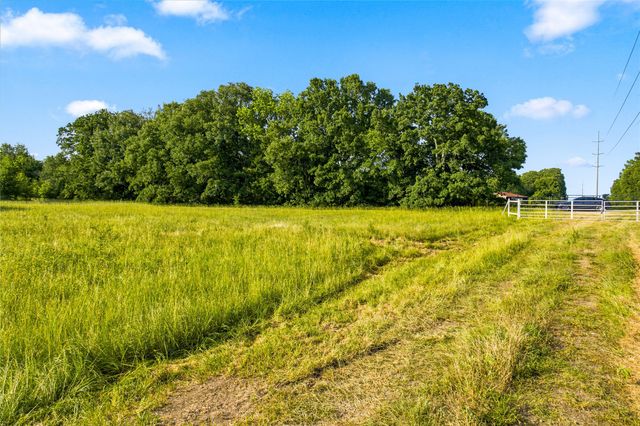 610 County Road 2040, Klondike, TX 75448