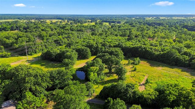 610 County Road 2040, Klondike, TX 75448