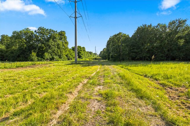 610 County Road 2040, Klondike, TX 75448