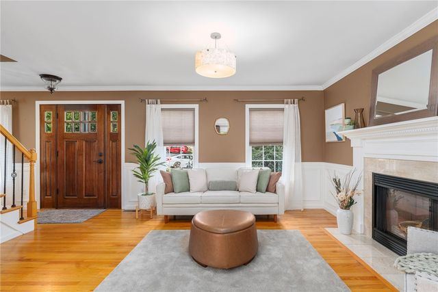 16 Taylor Lane, Warwick, RI 02886